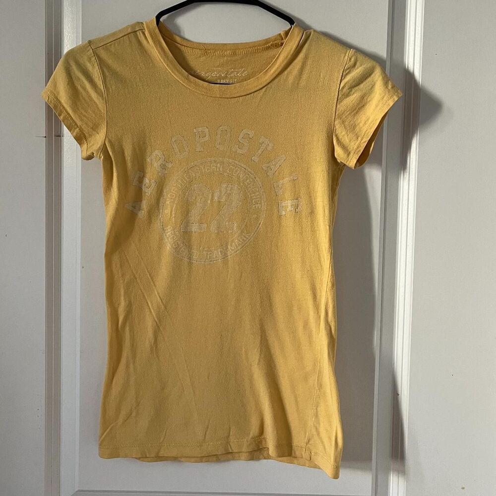 Vintage Y2K Butter Yellow Short Sleeves Form Fitting Graphic Tee Aeropostale XS